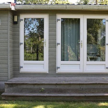 Tzummarum Een Chalet Met Prive Sauna En Tuinヴィラ エクステリア 写真